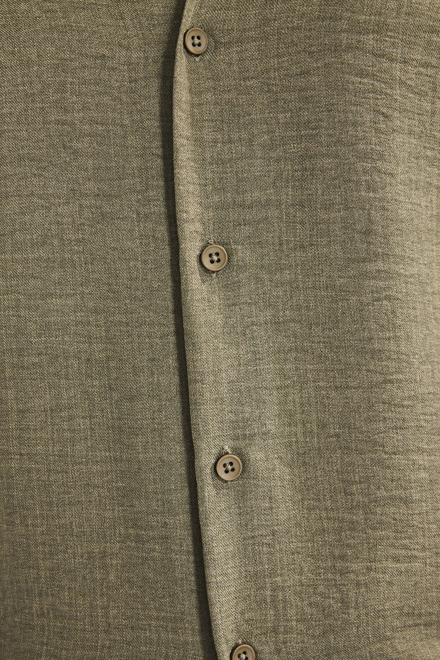 Haki Regular Fit Keten Görünümlü Salaş Dökümlü Gömlek TMNSS25GO00075 - 3