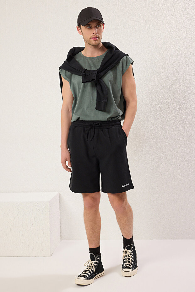 Siyah Oversize/Geniş Kesim Dokulu Nakışlı Şort & Bermuda TMNSS25SR00044 - 2