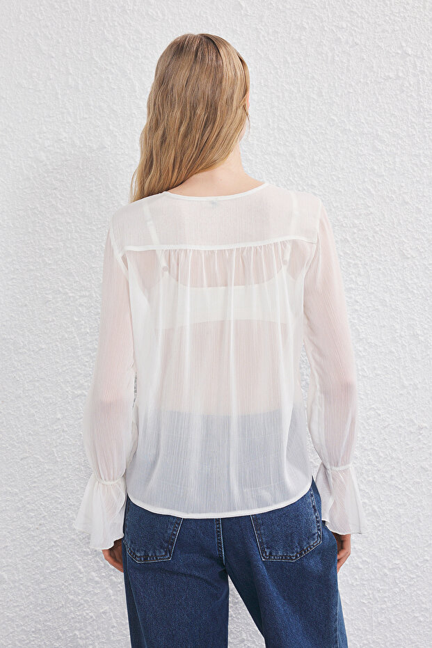 Beyaz Boho Fırfır Detaylı Şifon Lastik Detaylı Gömlek TWOSS25GO00141 - 4
