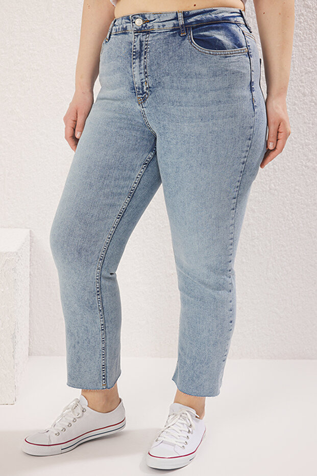 Açık Mavi Yüksek Bel Straight Fit Comfort/Orta Esnek Büyük Beden Jeans TBBSS25CJ00034 - 3
