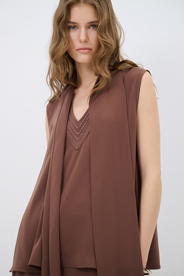 Fularlı V Yaka Bluz - 3