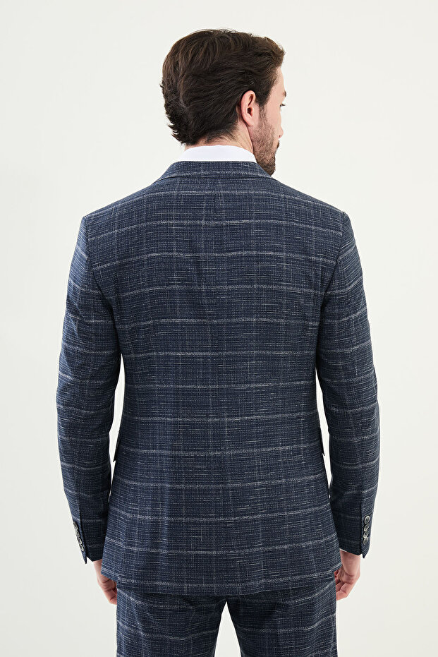 بدلة ذات ياقة أحادية - 5