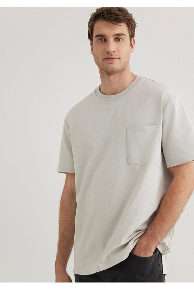 Casual Fit Men's T-Shirt with Pocket Detail