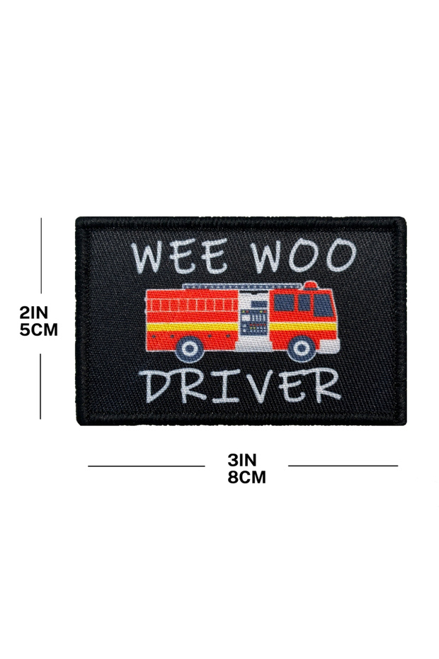 رقعة سائق سيارة إطفاء Wee Woo - سيارة شرطة، أو مسعف إسعاف، أو سائق سيارة إطفاء - مضحكة 2 × 3 بوصات