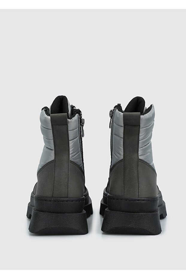 Gri Kadın Bot - 4