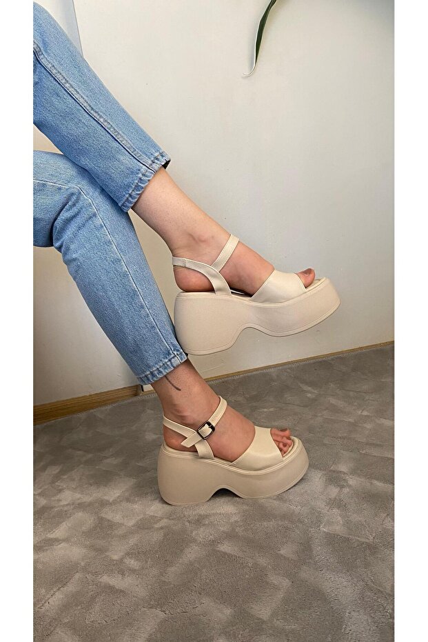 صندل نسائي من Dante Beige بحزام واحد ونعل سميك لتقويم العظام K-3010