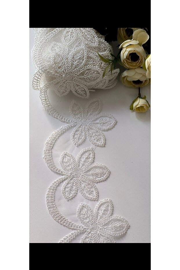 Krem Fransız dantel - 2