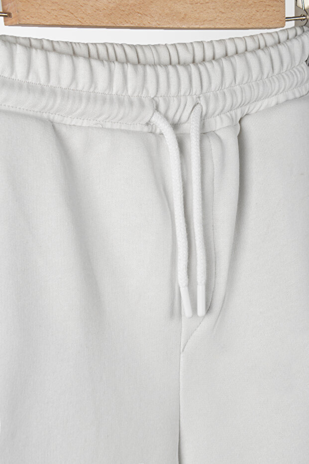 مجموعة من شورتات برمودا وبرمودا للرجال باللون الأزرق الداكن والأبيض الأساسي - 3