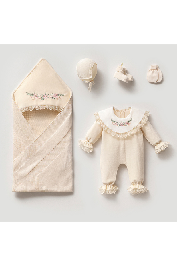 Çiçek Nakışlı Set - 1