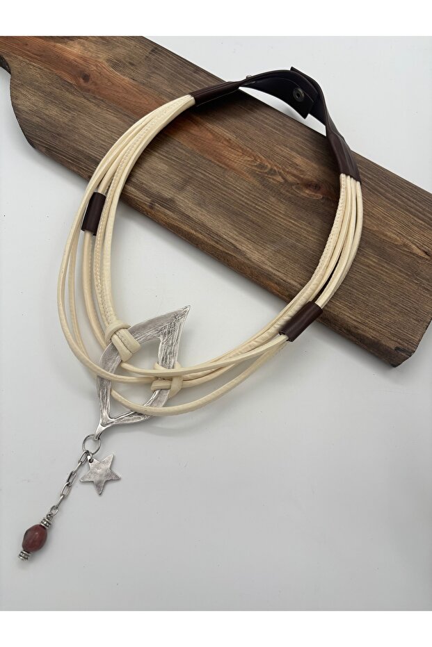 قلادة جلدية - 1