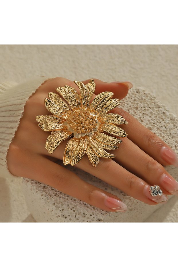 RI24Y0117 Vintage Metal Textured Sunflower Rings for Women Gold Color Personality Exaggerated Daisy