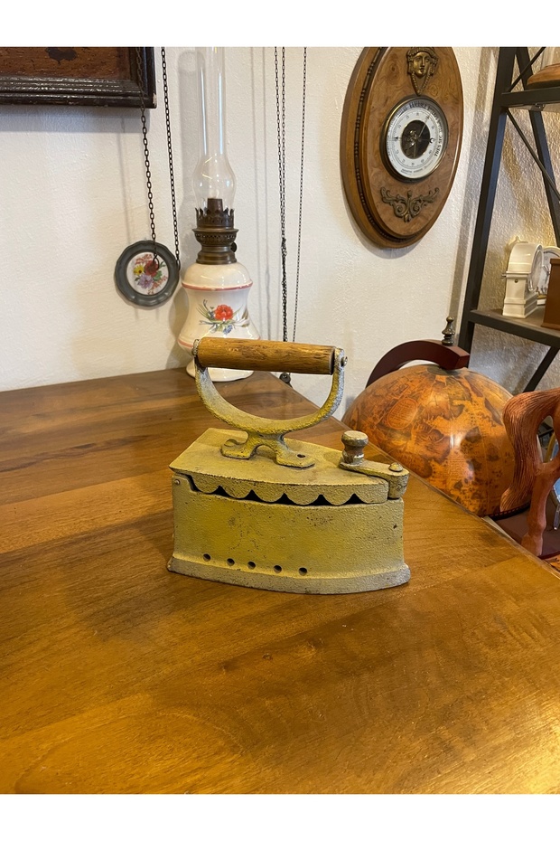 Antika kömürlü ütü - 1