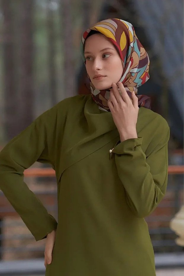 وشاح مودال بنمط سانتا - بني