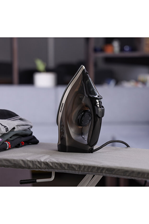 2200W Ceramic Steam Iron- GSI24016/ Dry and Spray Functions, Press Box with Self-Cleaning Function