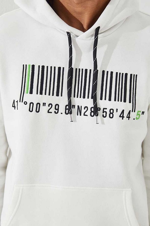 Ekru Nakışlı Kanguru Cep Standart Kalıp Kapüşonlu Erkek Sweatshirt - 87839 - 3