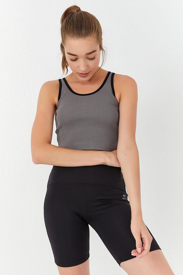 Gri Basic Sıfır Kol Dar Kalıp U Yaka Kadın Crop Top Atlet - 97162 - 4