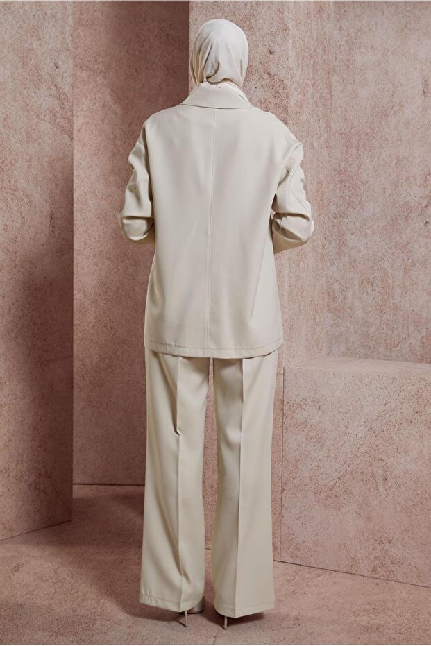 DÜĞMELİ PANTOLONLU TAKIM 44500 - 3