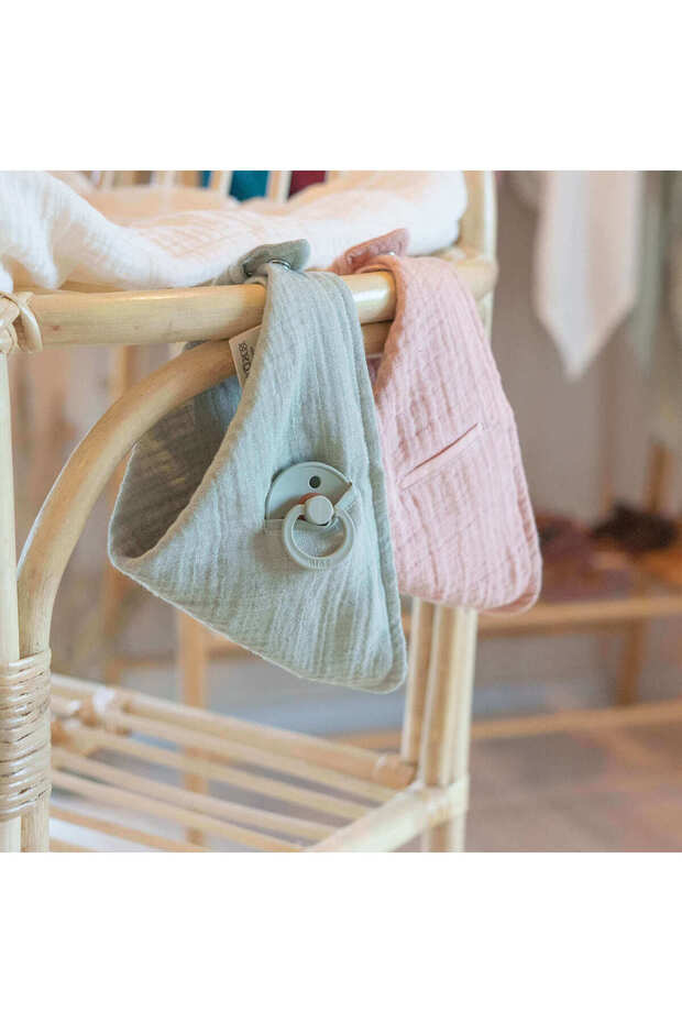 Bandana Bib - Blush - 4