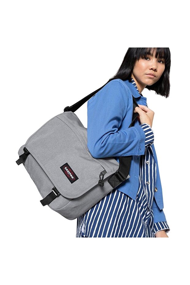 Delegate + Gray Shoulder Bag - 6