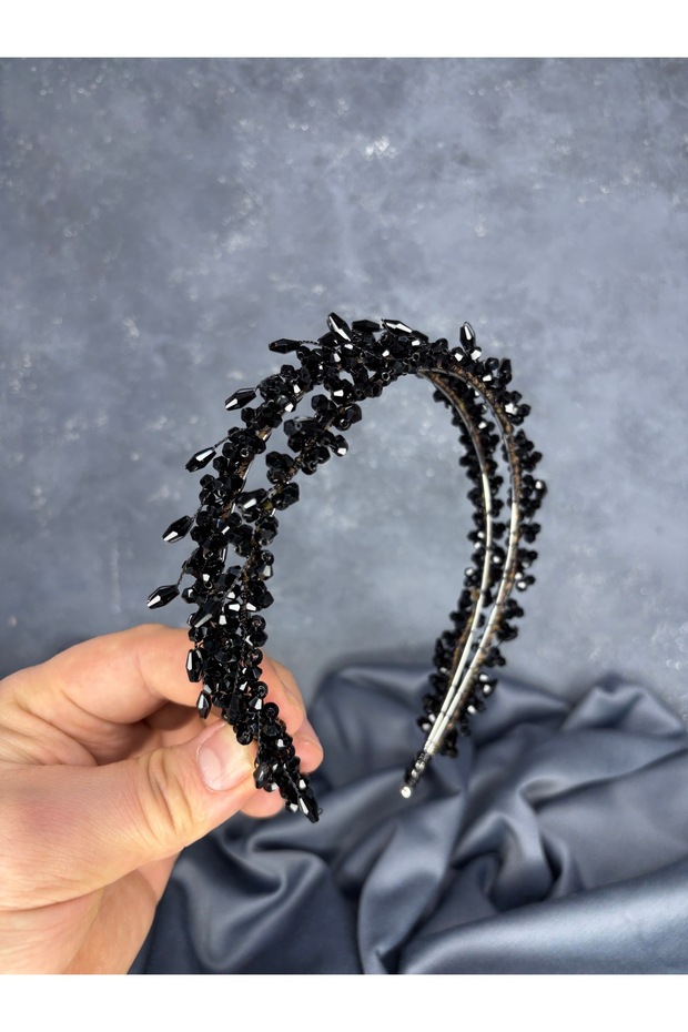 تاج زفاف أنيق من Sare ذو صف مزدوج وإكسسوارات للشعر