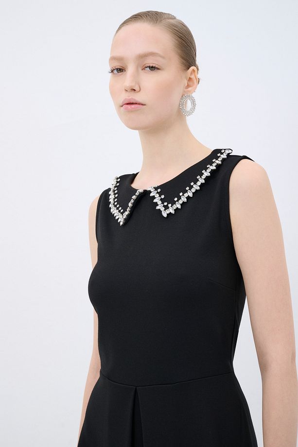 Yakası Taşlı Örme Elbise - 5