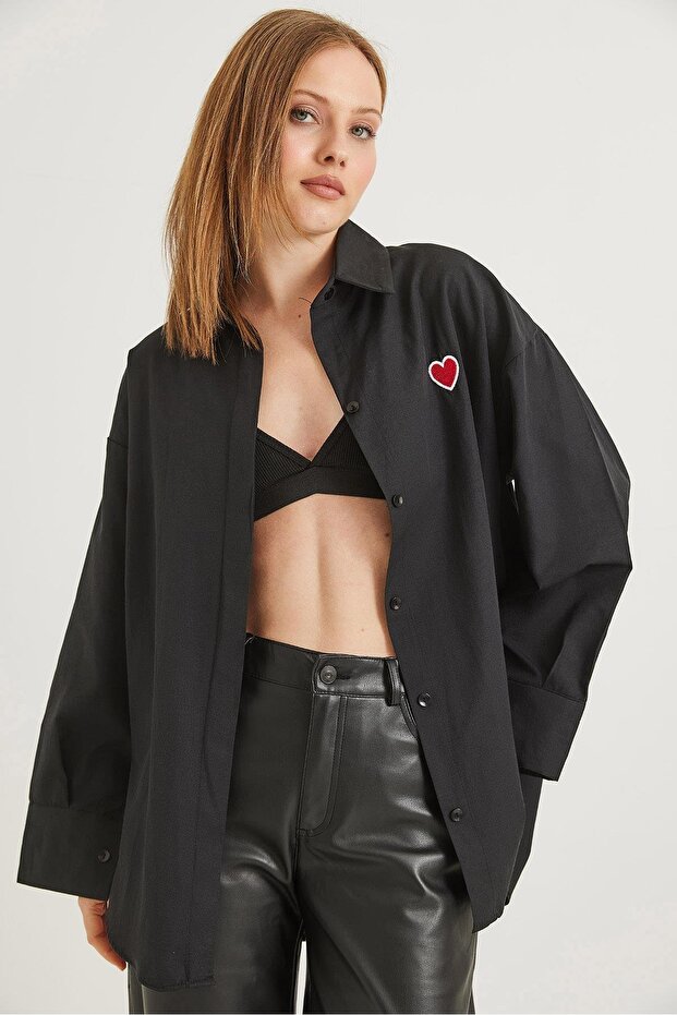 Kalp Nakışlı  Oversize Basic Gömlek Siyah - 4