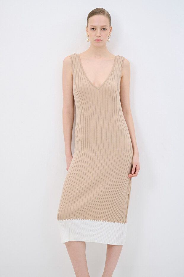 V Yaka Triko Elbise - 4