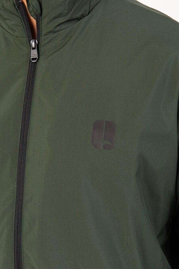 سترة رجالية عادية ياقة مرتفعة متوسطة الطول باللون الأخضر - 5