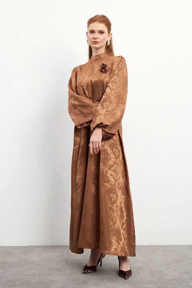 Gül Detaylı Jakar Elbise - Camel - 2