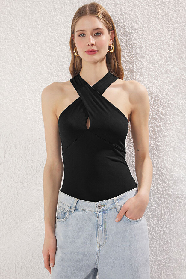 Siyah Boyundan Bağlamalı Fitted/Vücuda Oturan Örme Bluz TWOSS25BZ00399 - 3