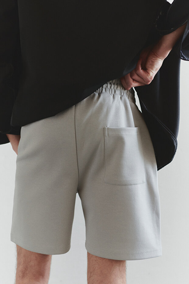 Gri Oversize/Geniş Kesim Dikiş Detaylı Şort & Bermuda TMNSS25SR00019 - 2