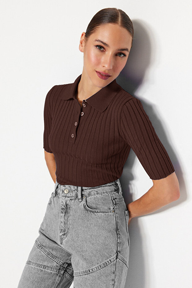 Kahverengi Basic Polo Yaka T-Shirt Görünümlü Triko İnce Bluz TWOSS20BZ0112 - 3