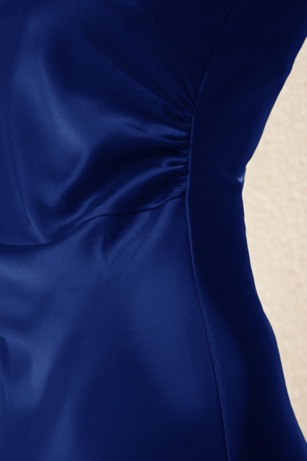 Saks Vücuda Oturan Saten Dokuma Maxi Abiye Gece Mezuniyet Elbisesi TPRSS25AE00066 - 4