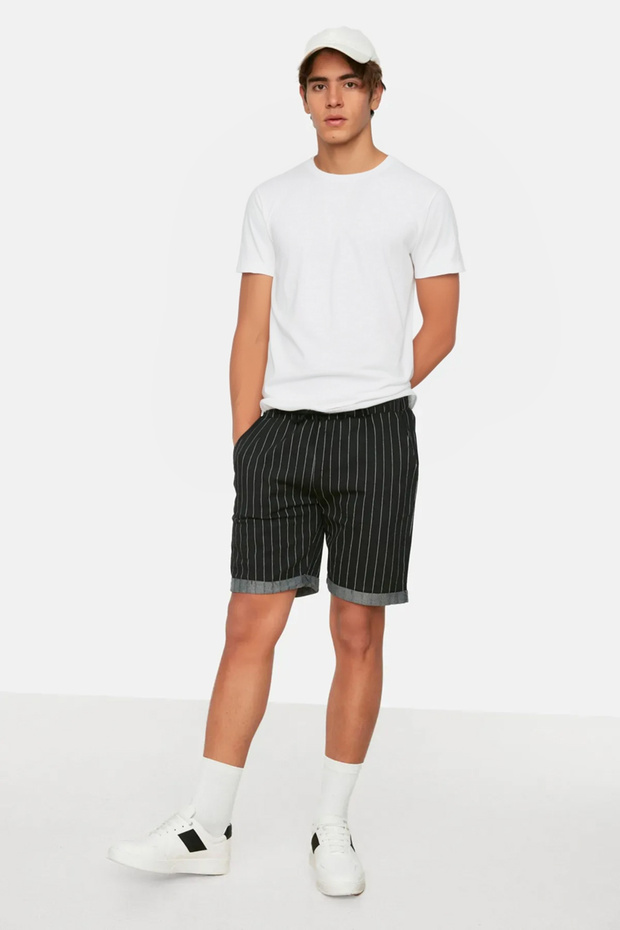 Siyah Regular Orta Boy/Normal Kesim Çizgili Şort TMNSS20SR0200 - 1
