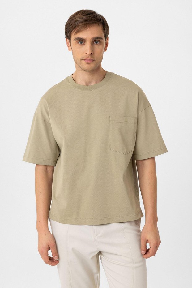Relaxed basic men's t-shirt