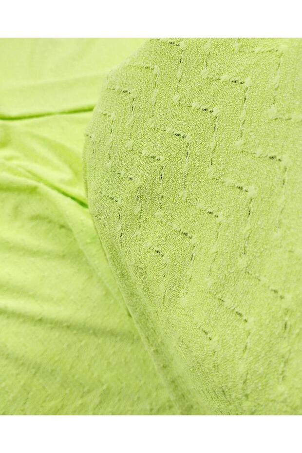 Knitted in Neon Green Color (Width 150 cm X Length 195 cm)