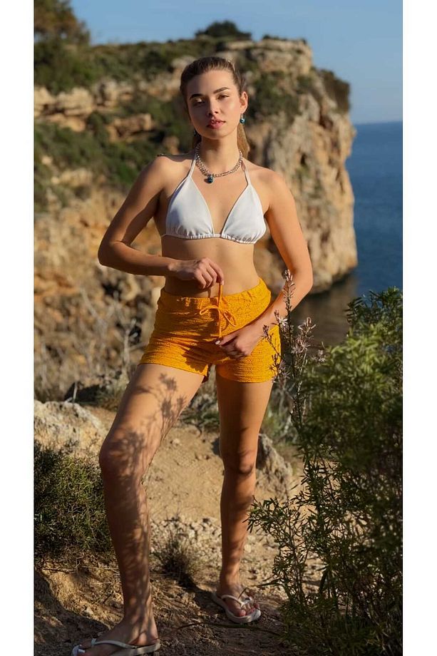 Sarı Yazlık Plaj Kıyafeti Pareo Mayo Ve Bikini Üstü Şort - 8