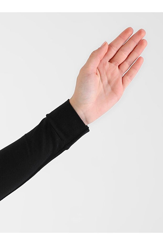 أكمام سوداء مع أساور - 2