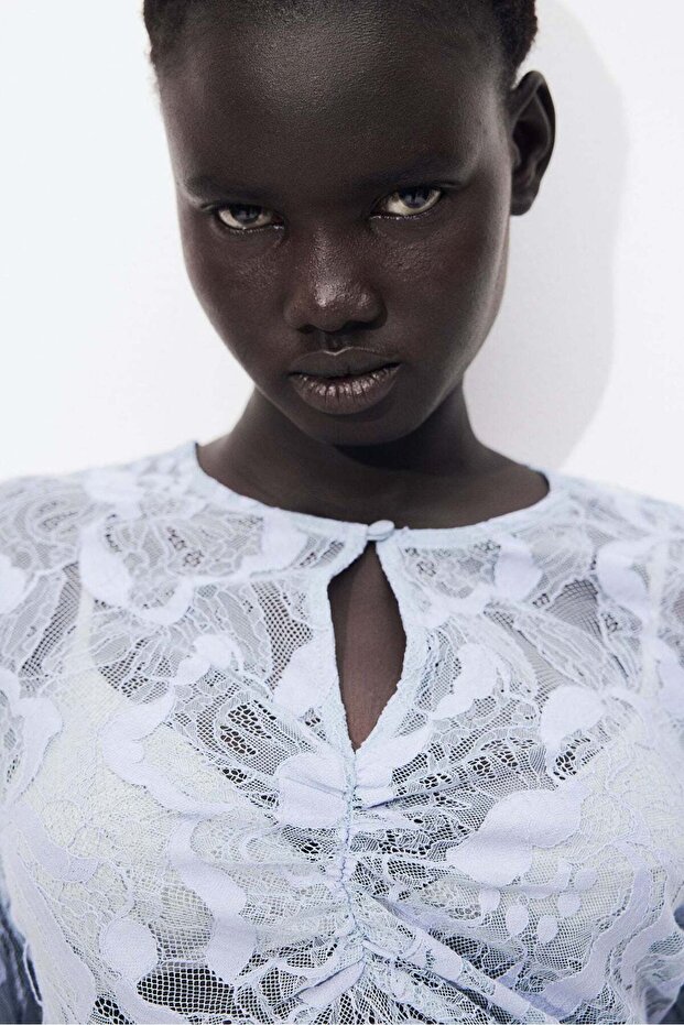 بلوزة من الدانتيل - 1