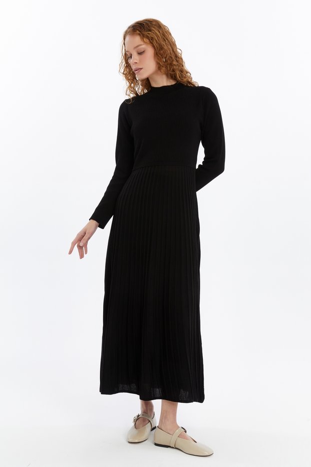 Women's Pleated Ribbed Thin Seasonal Cold Yarn Knitwear Dress Black