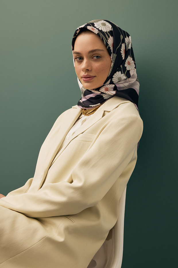 حذاء وشاح نباتي من الحرير التويل