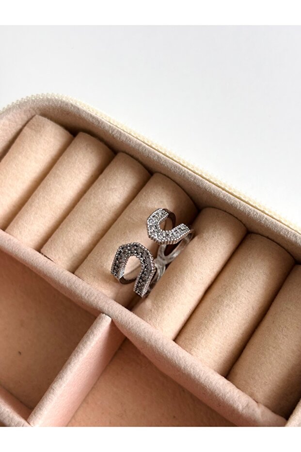 خاتم نصف حجر - 5