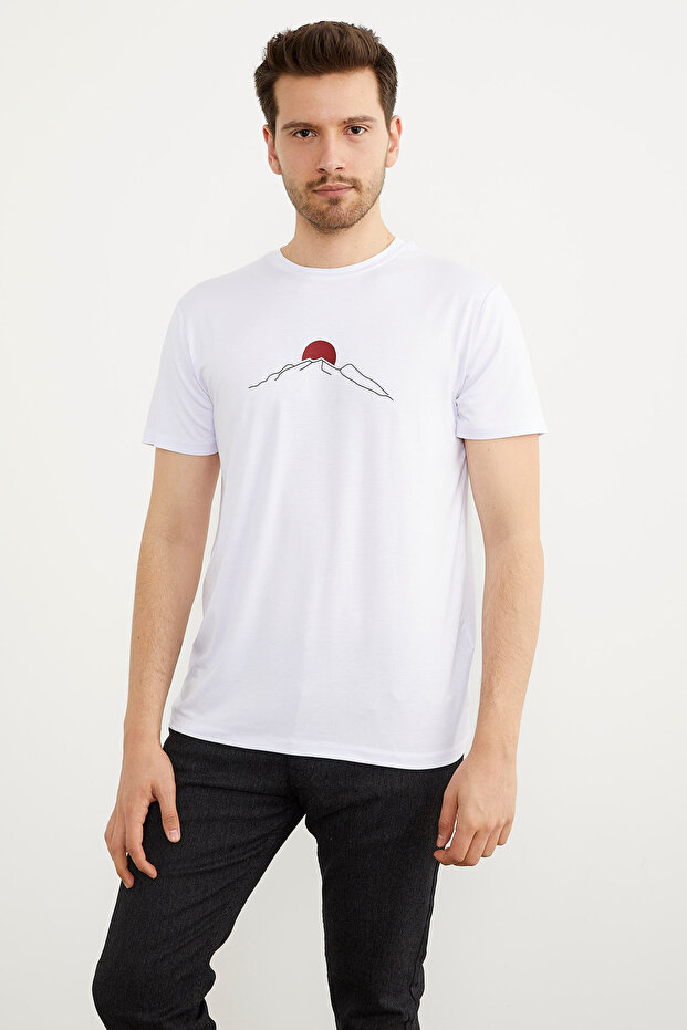 تي شيرت مطبوع بأكمام قصيرة ورقبة دائرية - أبيض