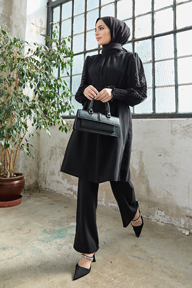 Stone Embroidered Set with Sleeves - Black
