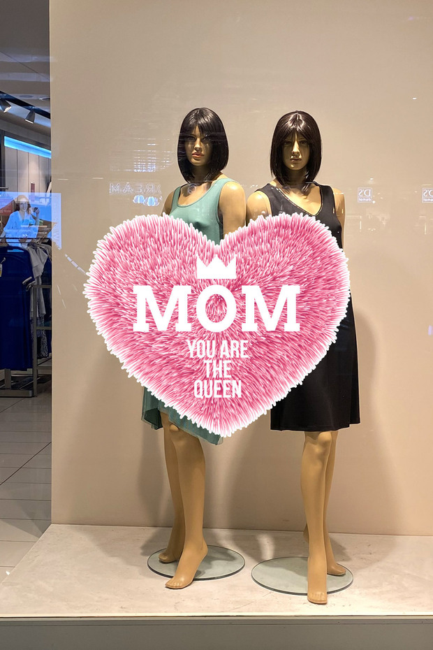 Mother's Day Mom You Are Queen Glass Display Sticker 50cm