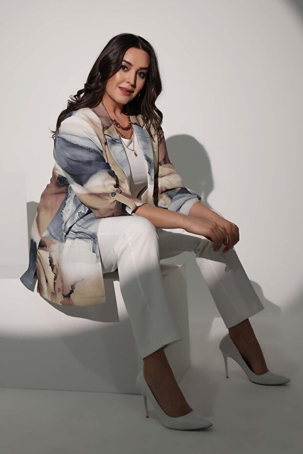 سترة Trend42plus مقاس كبير بنمط ربطة عنق وياقة مزدوجة الصدر باللون الرمادي - 2