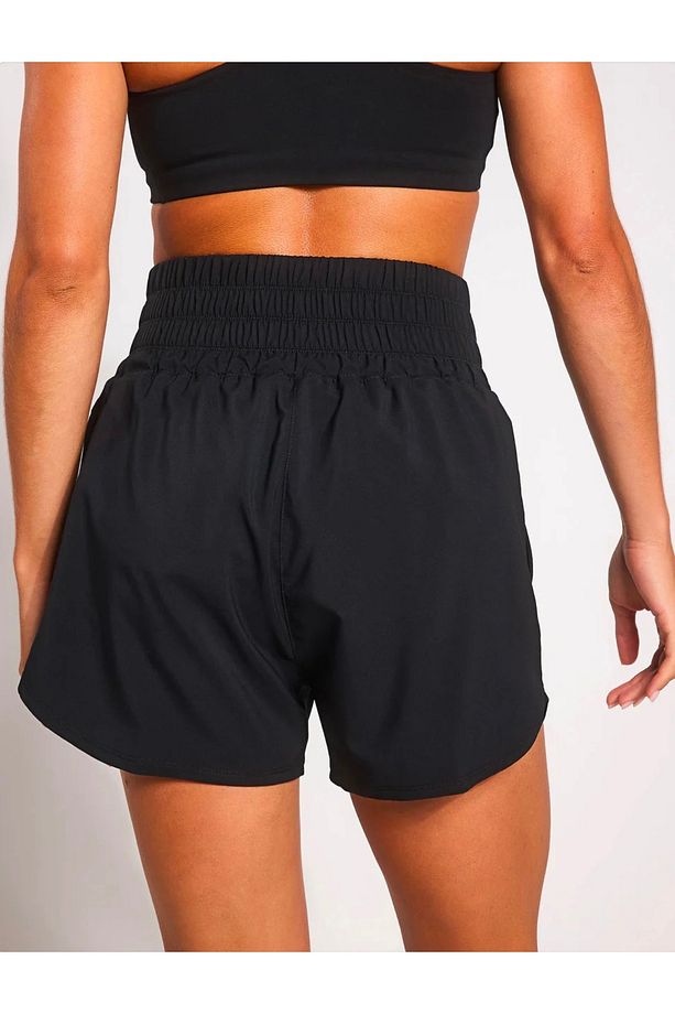 One Dri-Fit Ultra High-Waisted 8cm (approx.) Brief-Lined Multidirectional Siyah Kadın Şort - 3