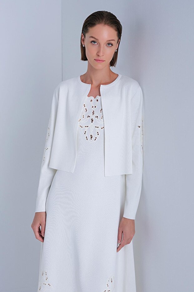 Nakış Detaylı Ekru Ceket - 3