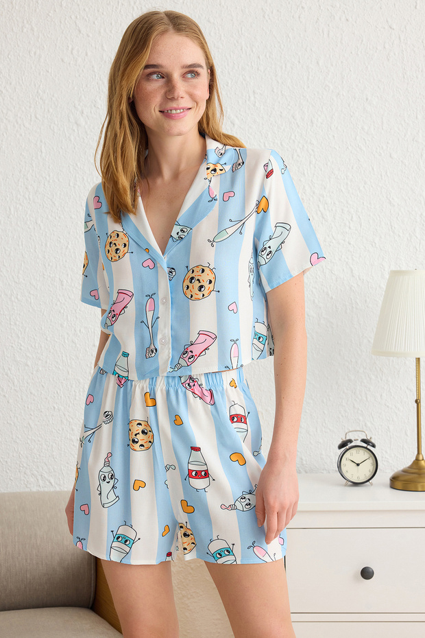 Kadın Mini Me/Anne Kız Açık Mavi Eğlence Desenli Viskon Şortlu Dokuma Pijama Takımı THMSS22PT0069 - 6