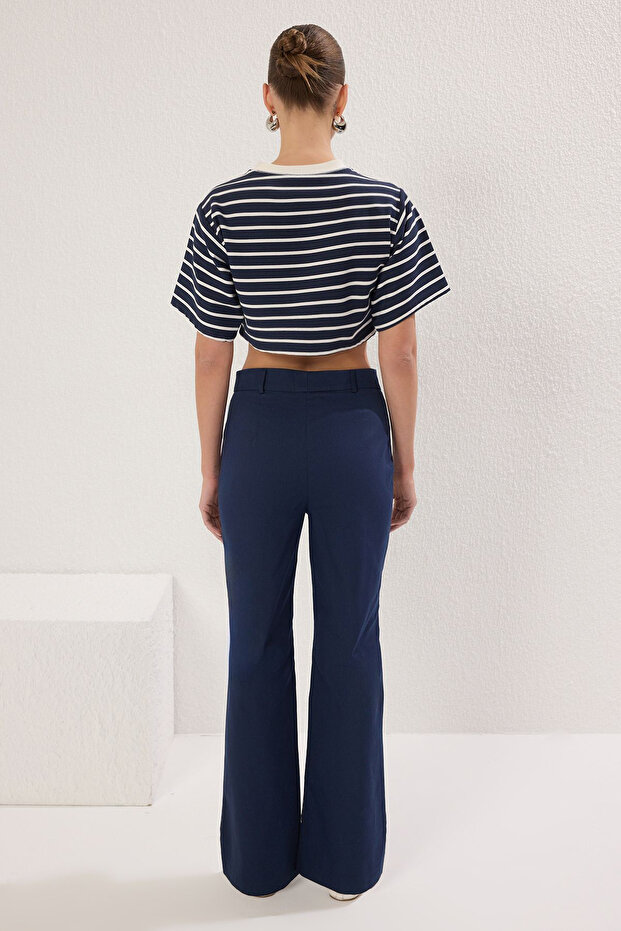 Lacivert Sahte Cep Kapaklı Pamuklu Bootcut Pantolon TWOSS25PL00077 - 4